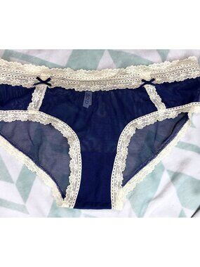 NEW IZOD Navy and Cream Lace Mesh Bikini Size Medium Panties